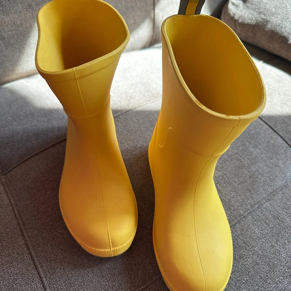 Totes Yellow and Gray Rubber Rain Boots Size